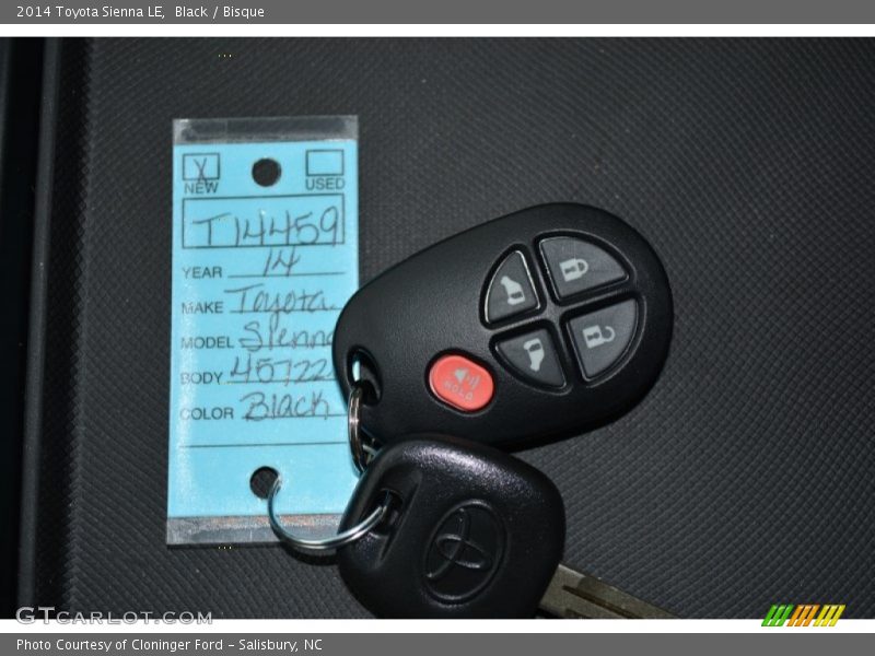 Black / Bisque 2014 Toyota Sienna LE