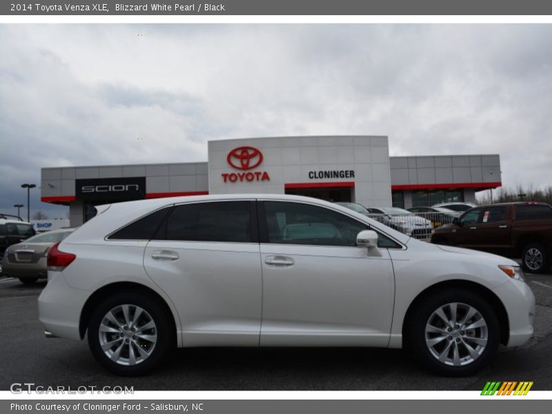 Blizzard White Pearl / Black 2014 Toyota Venza XLE