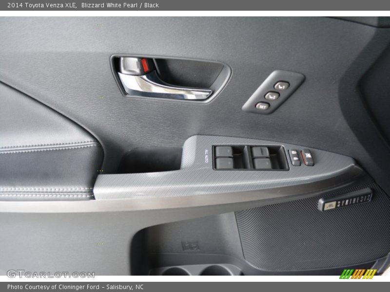 Blizzard White Pearl / Black 2014 Toyota Venza XLE