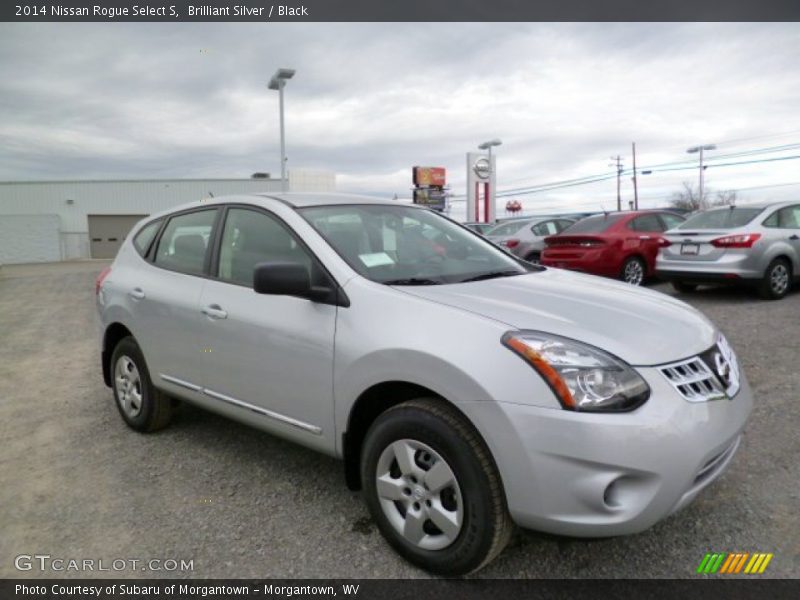Front 3/4 View of 2014 Rogue Select S