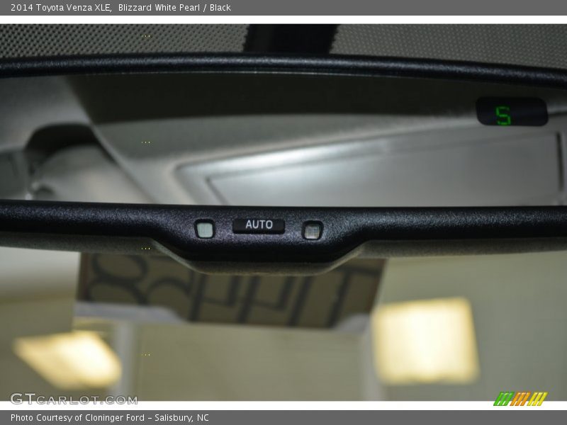 Blizzard White Pearl / Black 2014 Toyota Venza XLE