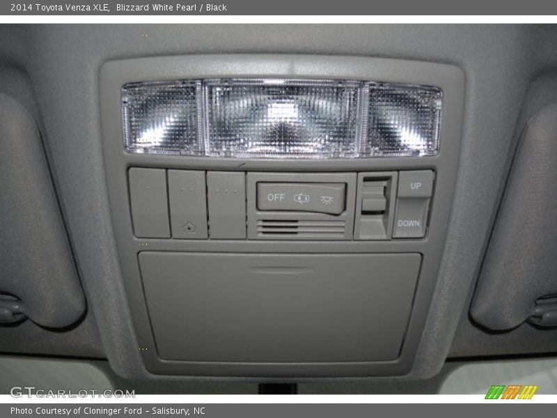 Blizzard White Pearl / Black 2014 Toyota Venza XLE