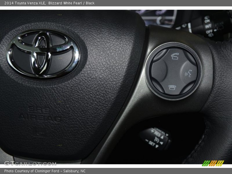 Blizzard White Pearl / Black 2014 Toyota Venza XLE