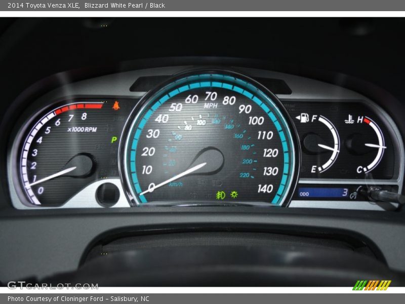 Blizzard White Pearl / Black 2014 Toyota Venza XLE