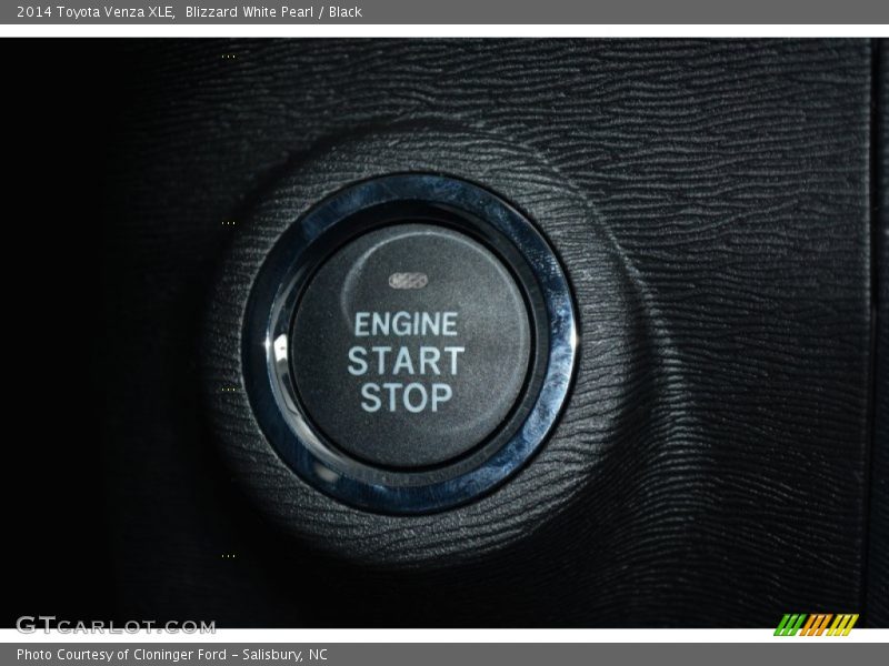Blizzard White Pearl / Black 2014 Toyota Venza XLE