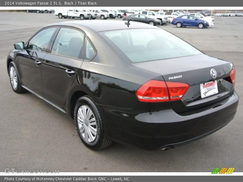 Black / Titan Black 2014 Volkswagen Passat 2.5L S
