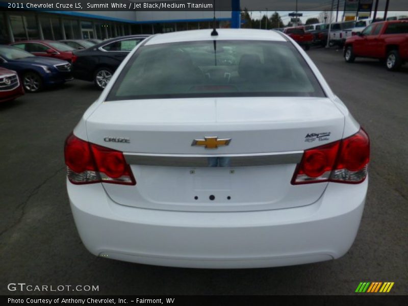 Summit White / Jet Black/Medium Titanium 2011 Chevrolet Cruze LS