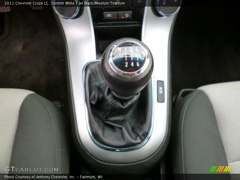 Summit White / Jet Black/Medium Titanium 2011 Chevrolet Cruze LS