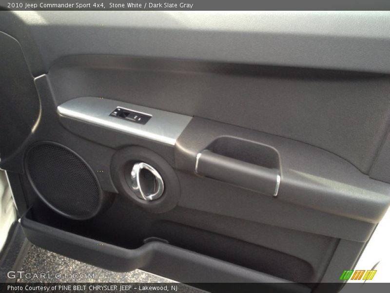 Stone White / Dark Slate Gray 2010 Jeep Commander Sport 4x4