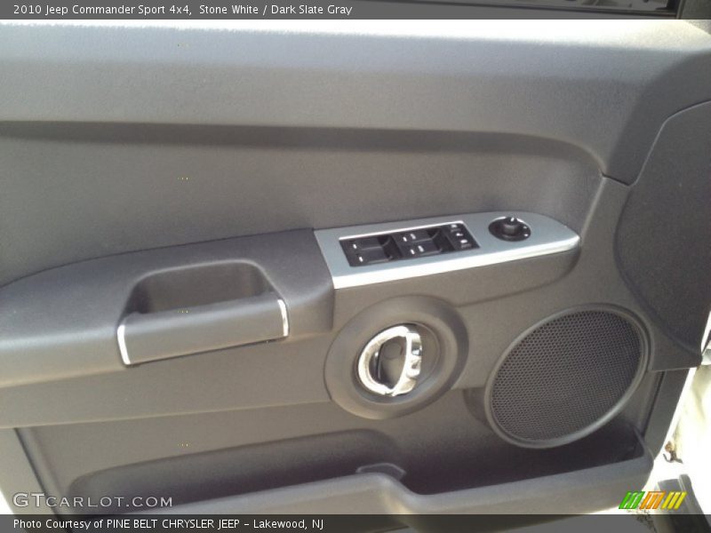 Stone White / Dark Slate Gray 2010 Jeep Commander Sport 4x4