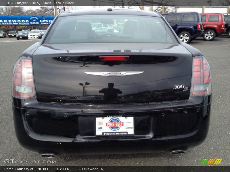 Gloss Black / Black 2014 Chrysler 300 S