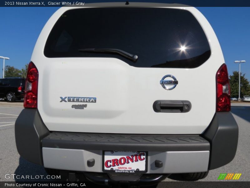 Glacier White / Gray 2013 Nissan Xterra X