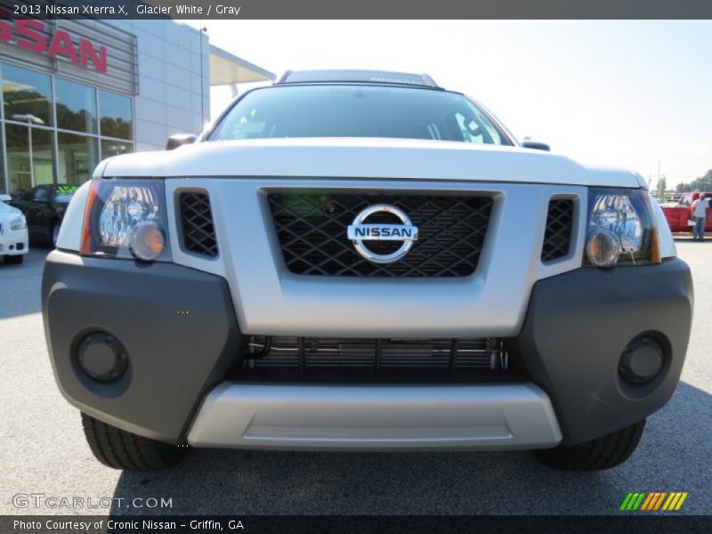 Glacier White / Gray 2013 Nissan Xterra X