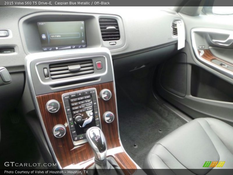 Dashboard of 2015 S60 T5 Drive-E