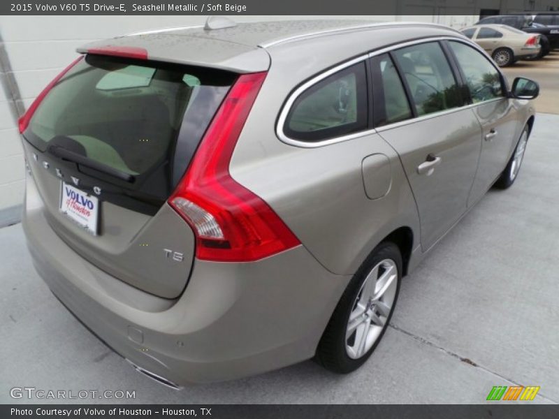 Seashell Metallic / Soft Beige 2015 Volvo V60 T5 Drive-E