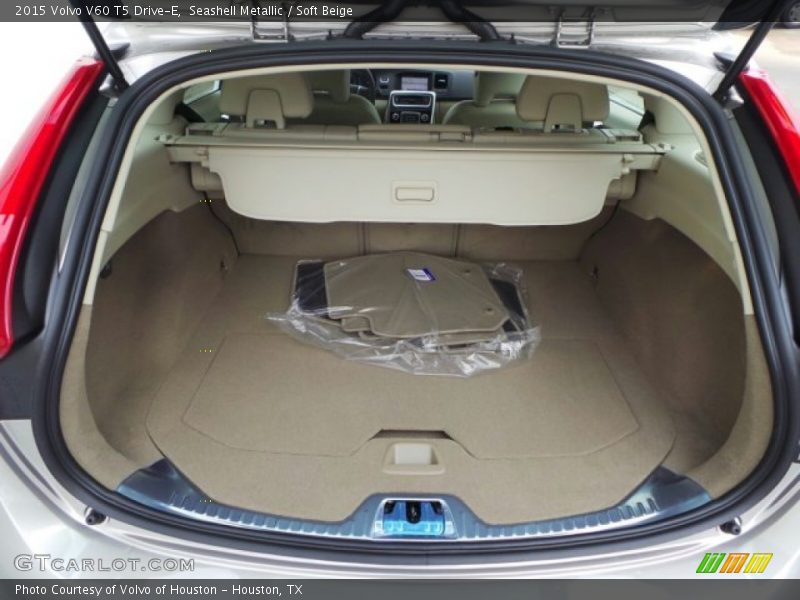 Seashell Metallic / Soft Beige 2015 Volvo V60 T5 Drive-E