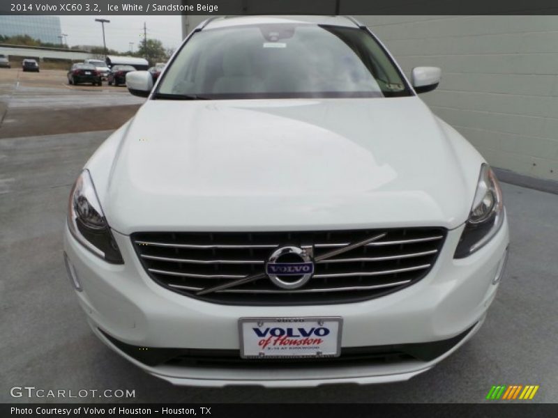 Ice White / Sandstone Beige 2014 Volvo XC60 3.2