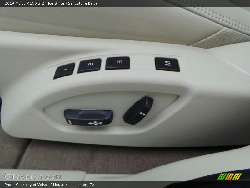 Ice White / Sandstone Beige 2014 Volvo XC60 3.2