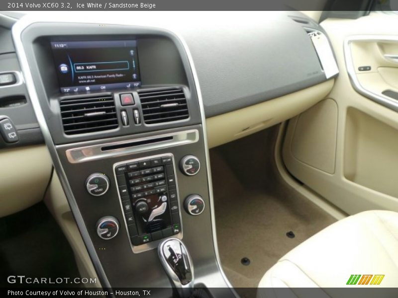 Ice White / Sandstone Beige 2014 Volvo XC60 3.2