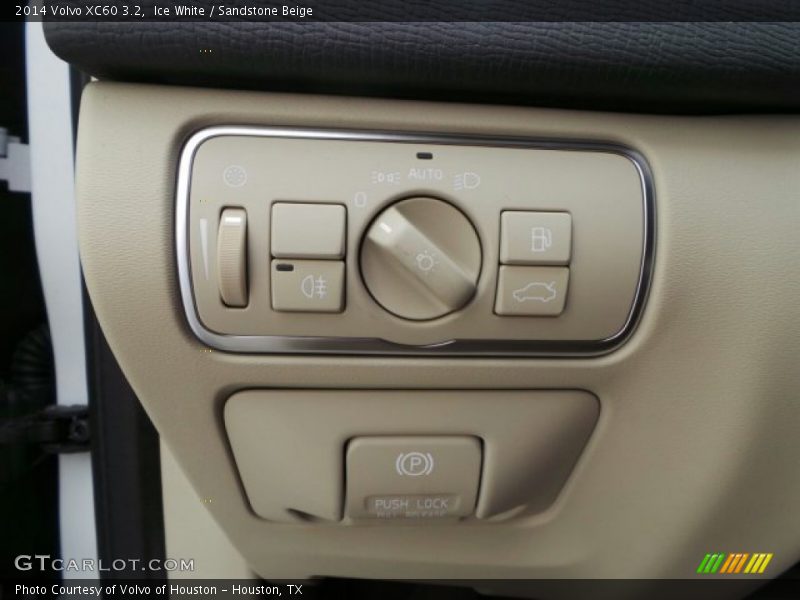 Ice White / Sandstone Beige 2014 Volvo XC60 3.2