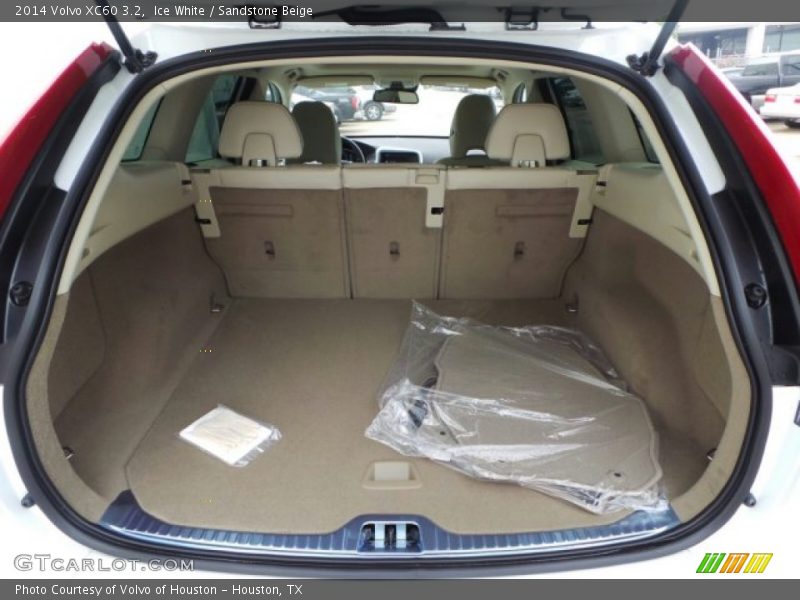 Ice White / Sandstone Beige 2014 Volvo XC60 3.2