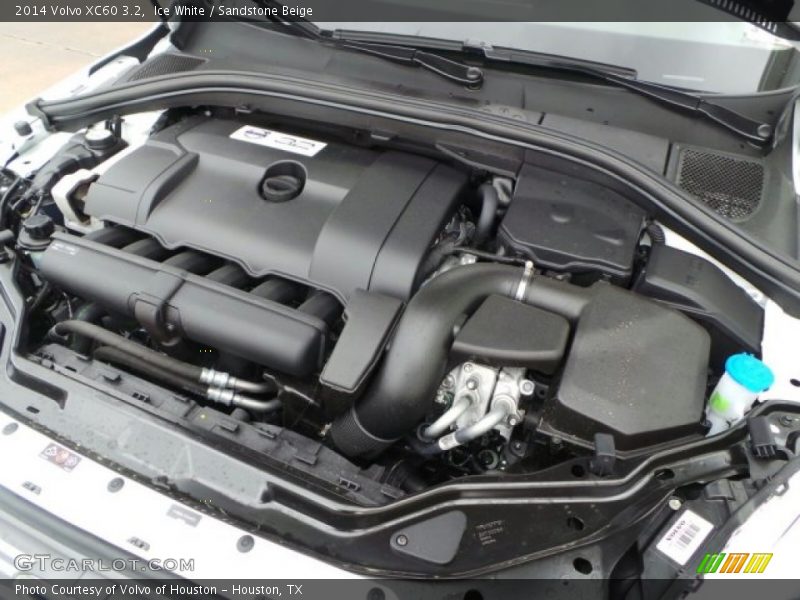 Ice White / Sandstone Beige 2014 Volvo XC60 3.2