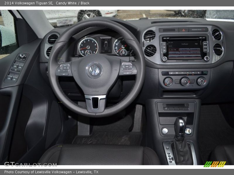 Candy White / Black 2014 Volkswagen Tiguan SE
