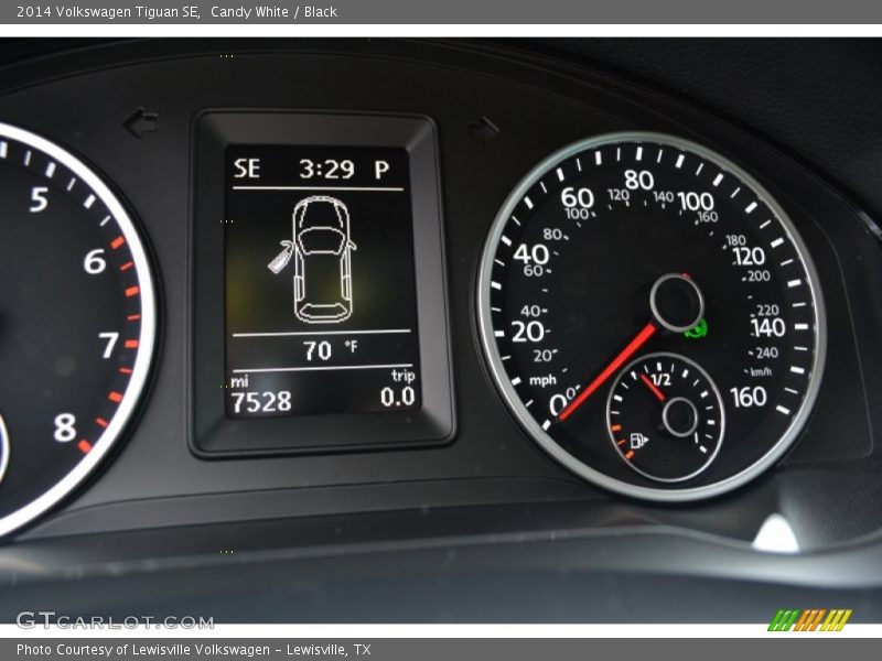 Candy White / Black 2014 Volkswagen Tiguan SE
