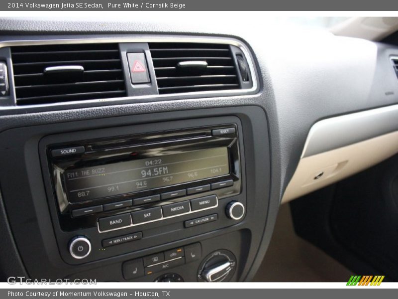 Pure White / Cornsilk Beige 2014 Volkswagen Jetta SE Sedan