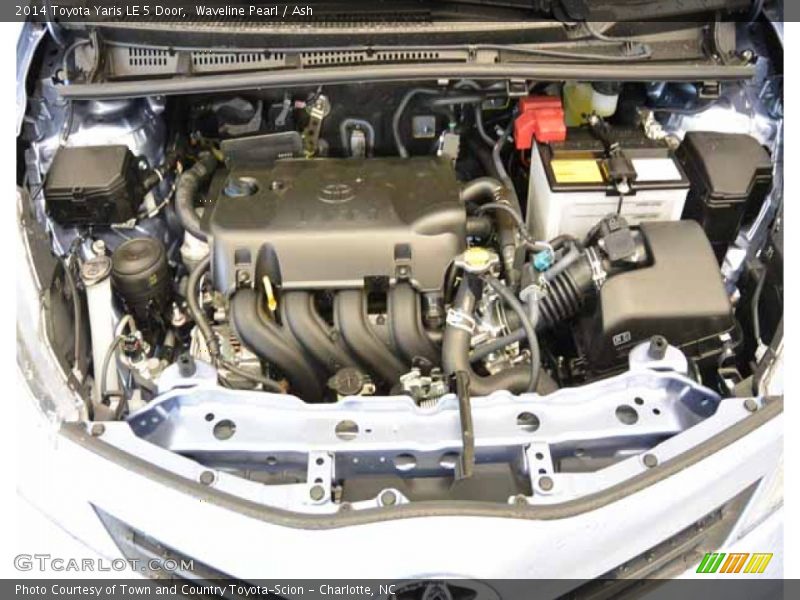 Waveline Pearl / Ash 2014 Toyota Yaris LE 5 Door