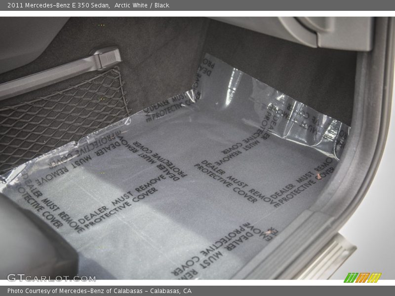 Arctic White / Black 2011 Mercedes-Benz E 350 Sedan