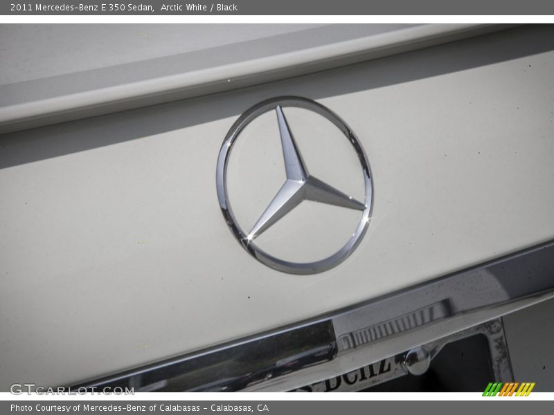 Arctic White / Black 2011 Mercedes-Benz E 350 Sedan