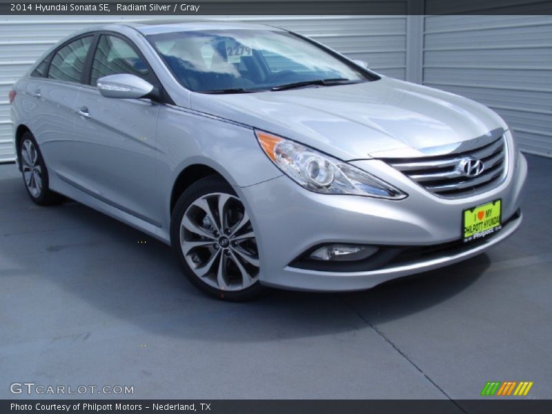 Radiant Silver / Gray 2014 Hyundai Sonata SE
