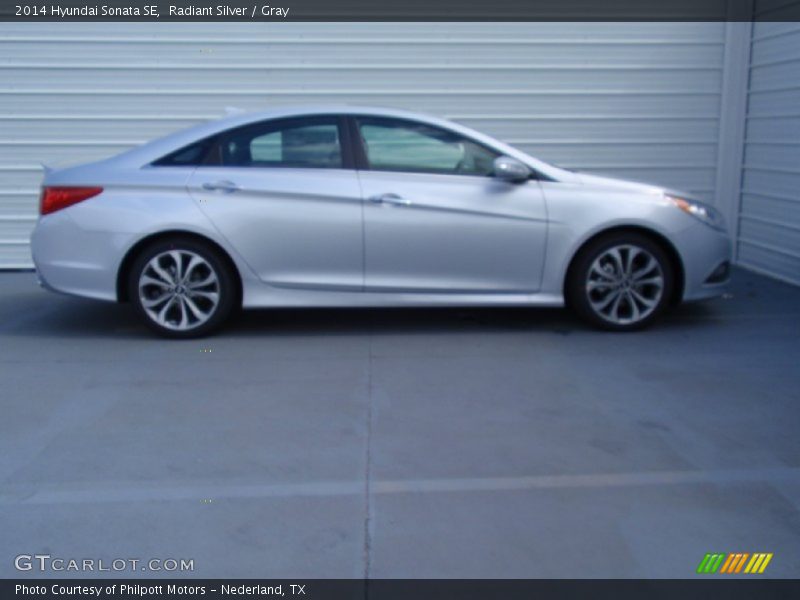 Radiant Silver / Gray 2014 Hyundai Sonata SE