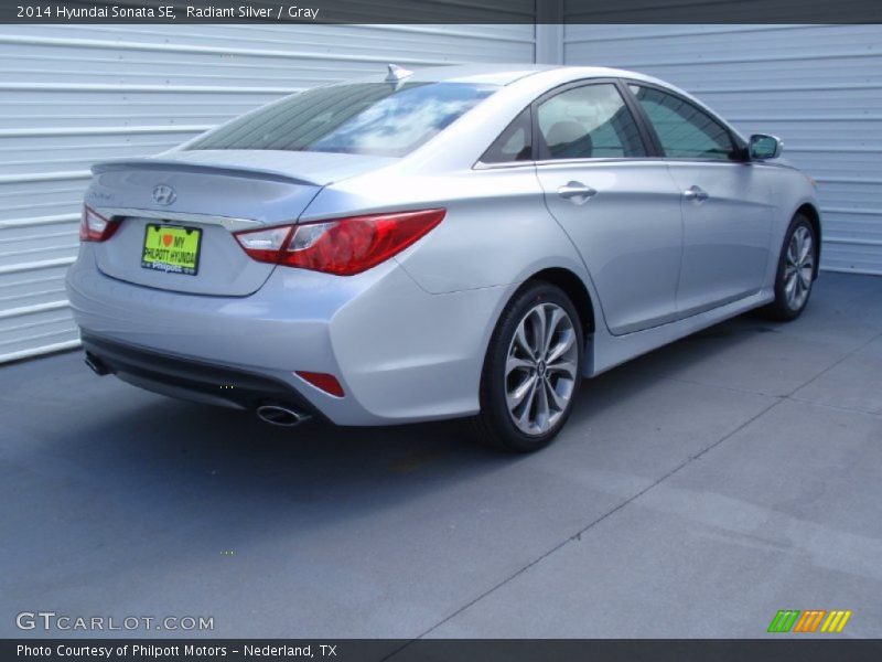 Radiant Silver / Gray 2014 Hyundai Sonata SE