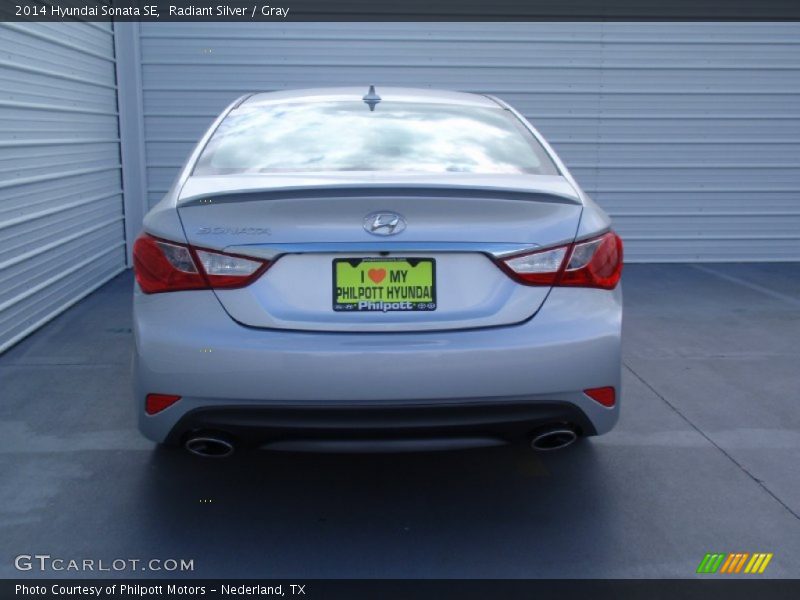 Radiant Silver / Gray 2014 Hyundai Sonata SE