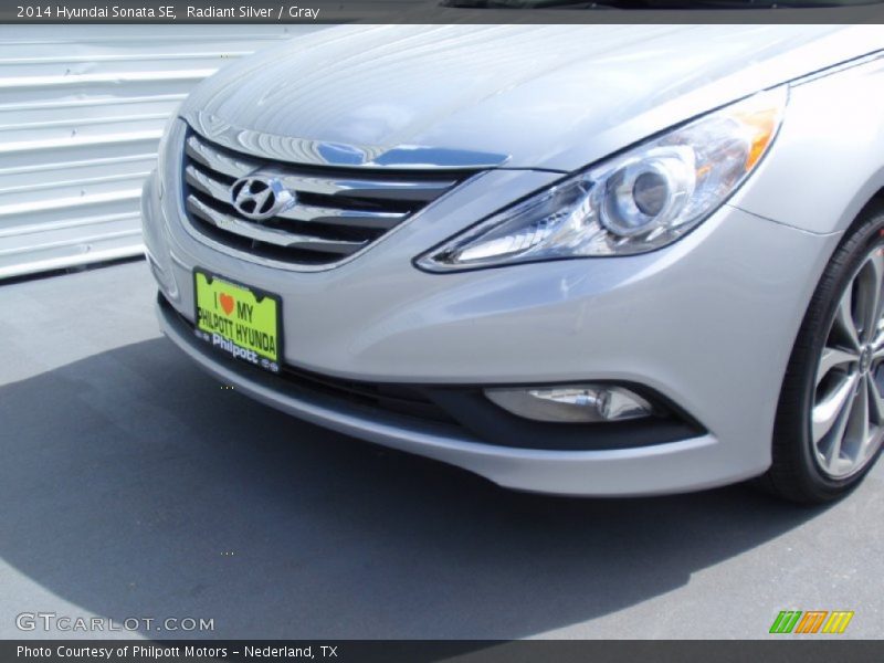 Radiant Silver / Gray 2014 Hyundai Sonata SE