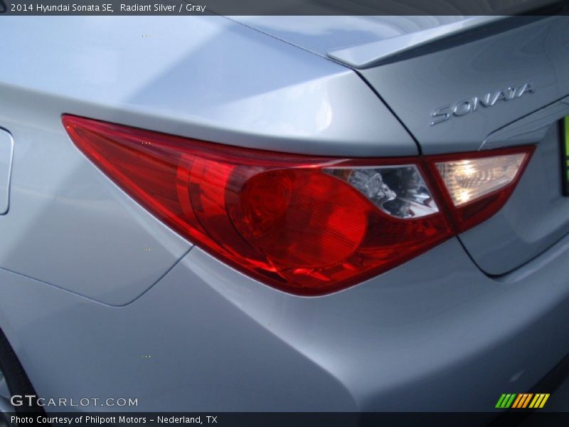 Radiant Silver / Gray 2014 Hyundai Sonata SE