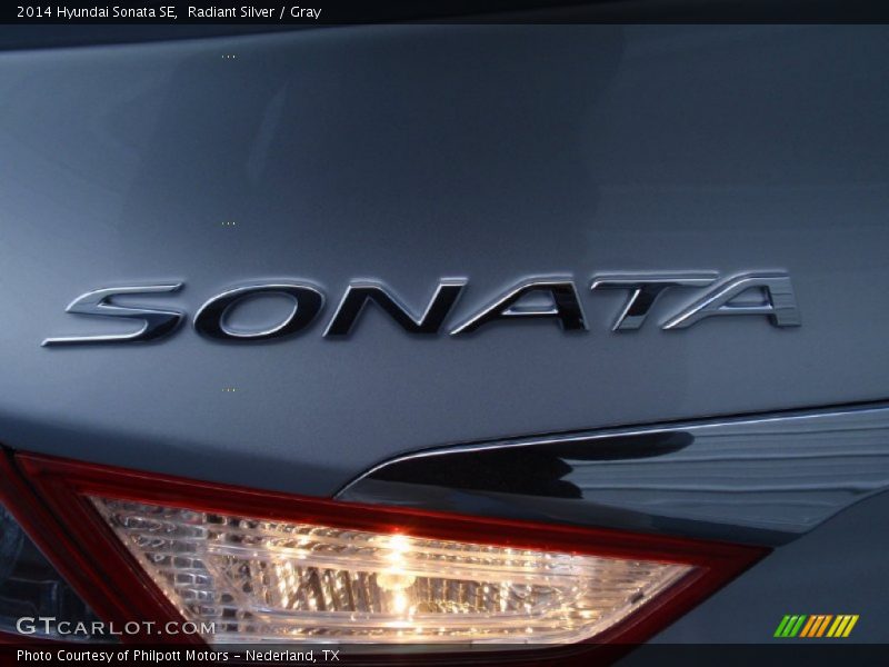 Radiant Silver / Gray 2014 Hyundai Sonata SE