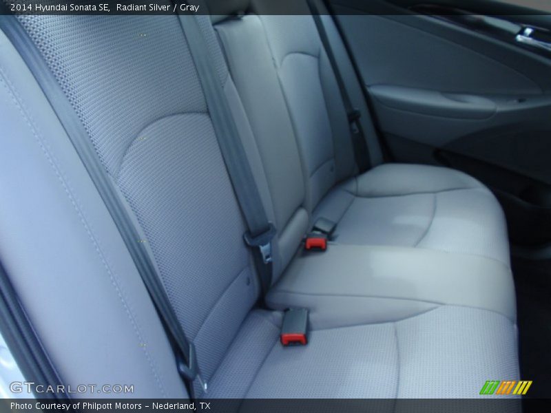 Radiant Silver / Gray 2014 Hyundai Sonata SE
