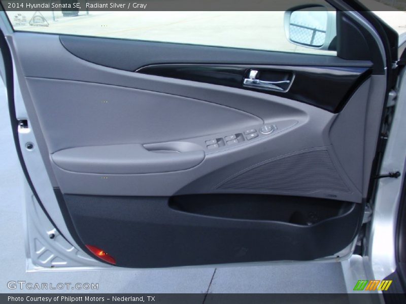 Radiant Silver / Gray 2014 Hyundai Sonata SE