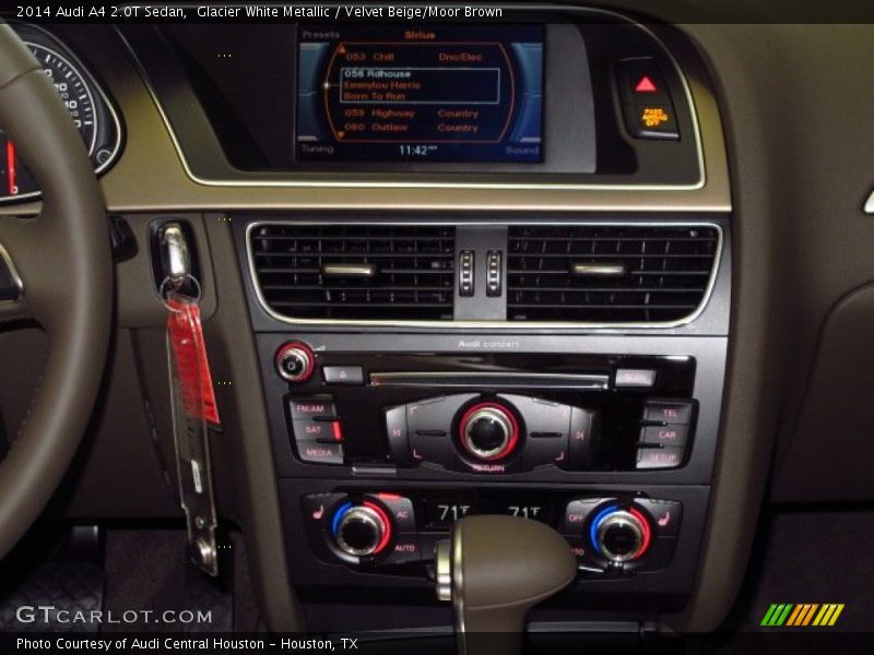 Glacier White Metallic / Velvet Beige/Moor Brown 2014 Audi A4 2.0T Sedan