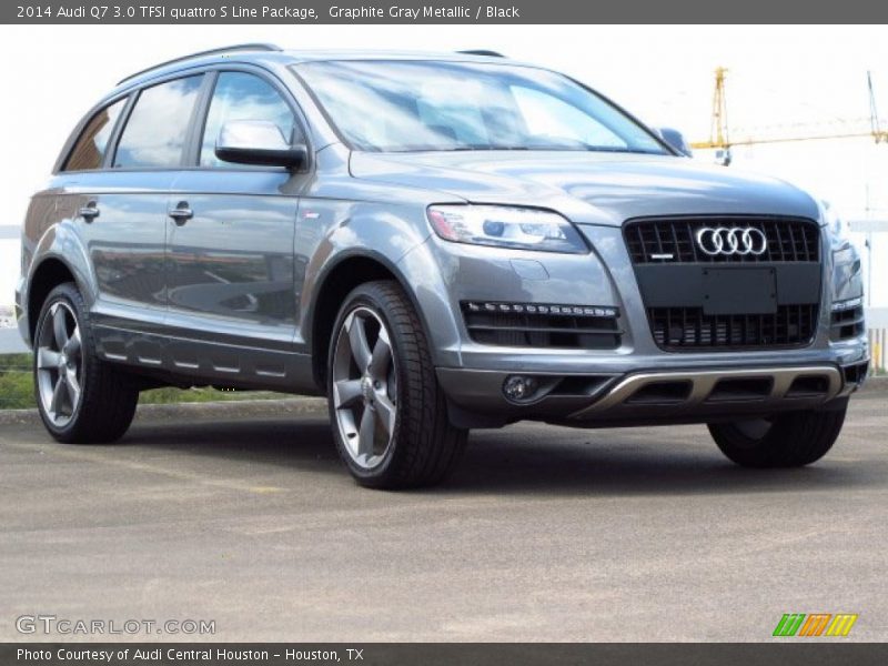 Front 3/4 View of 2014 Q7 3.0 TFSI quattro S Line Package
