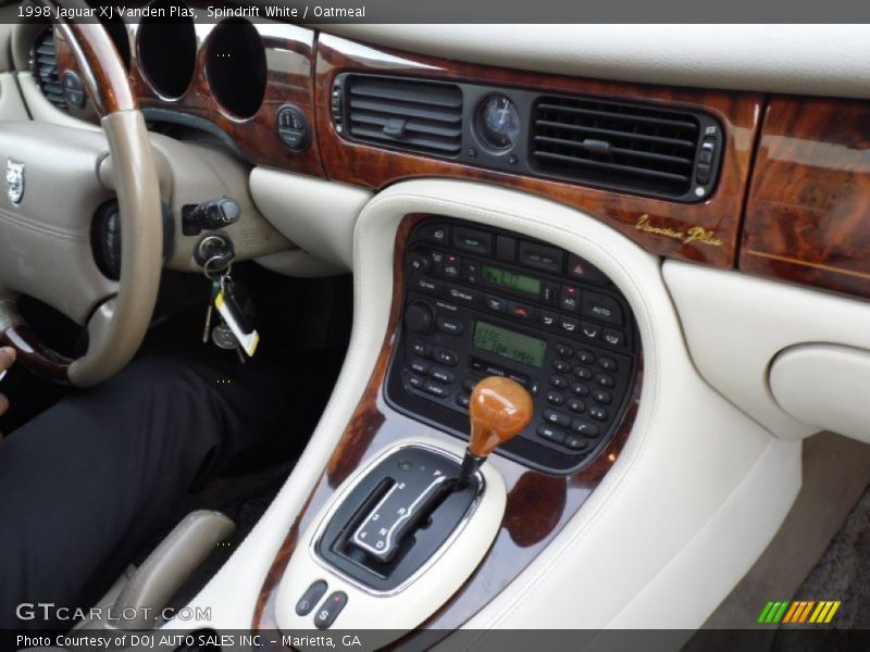 Spindrift White / Oatmeal 1998 Jaguar XJ Vanden Plas