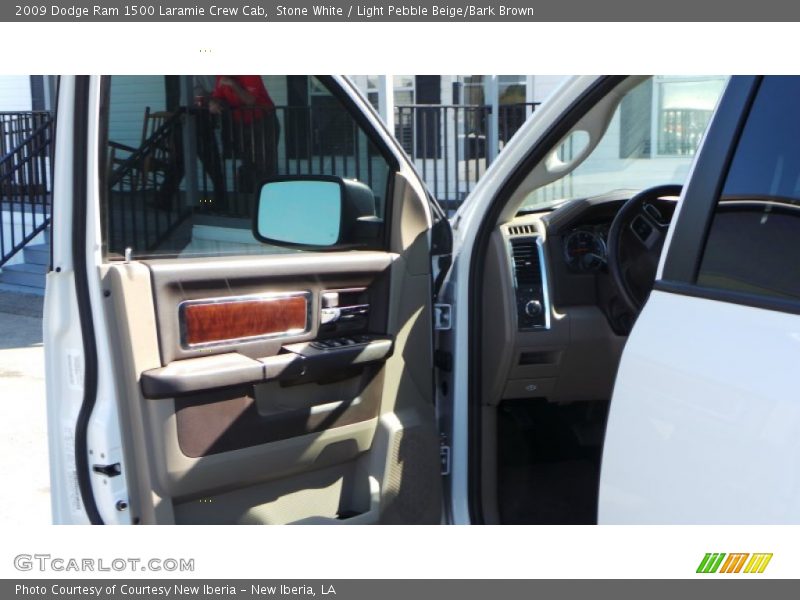 Stone White / Light Pebble Beige/Bark Brown 2009 Dodge Ram 1500 Laramie Crew Cab