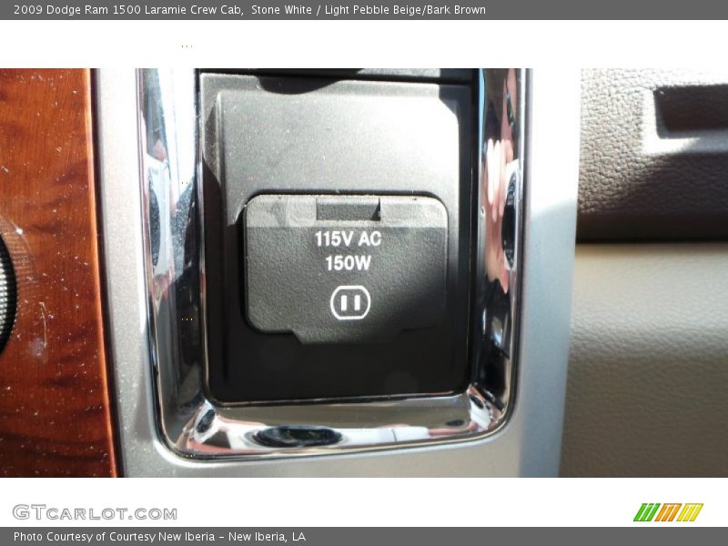 Stone White / Light Pebble Beige/Bark Brown 2009 Dodge Ram 1500 Laramie Crew Cab