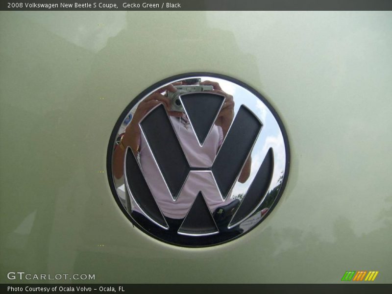 Gecko Green / Black 2008 Volkswagen New Beetle S Coupe