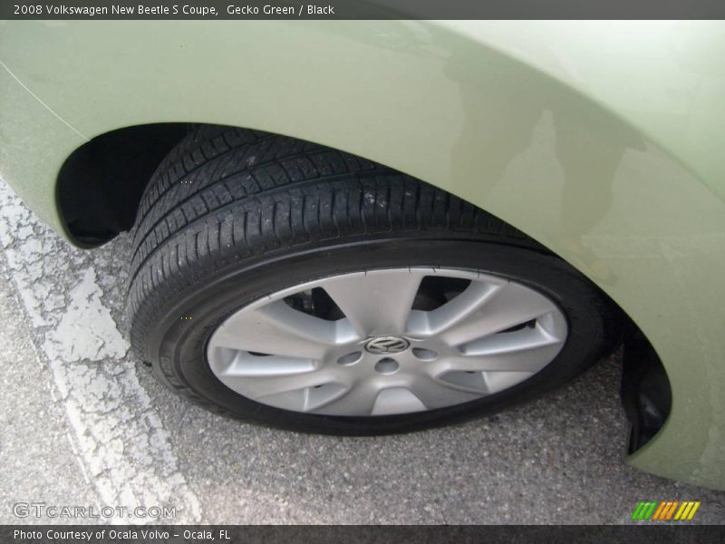 Gecko Green / Black 2008 Volkswagen New Beetle S Coupe