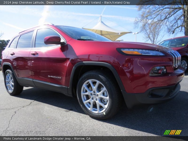 Front 3/4 View of 2014 Cherokee Latitude