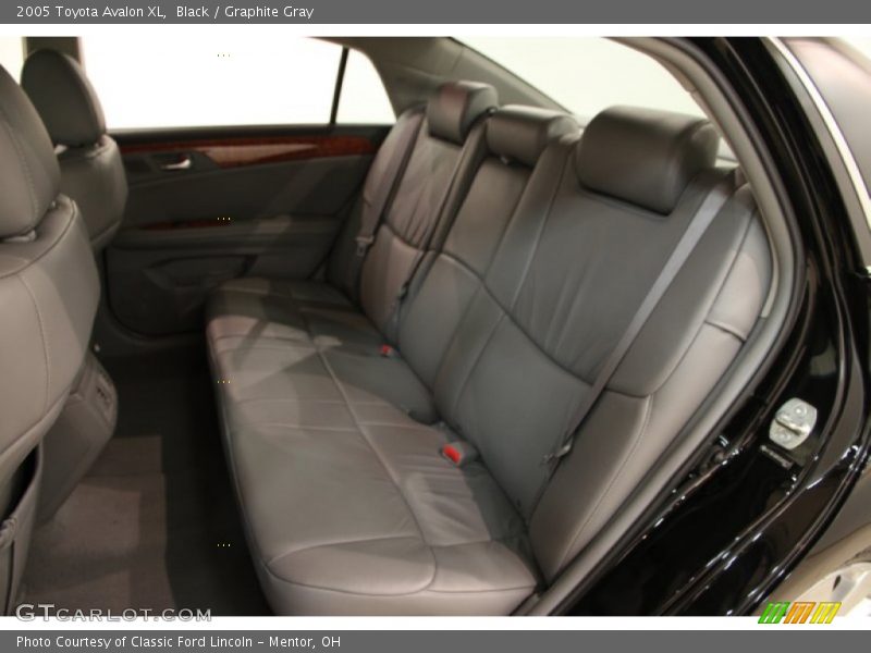 Black / Graphite Gray 2005 Toyota Avalon XL